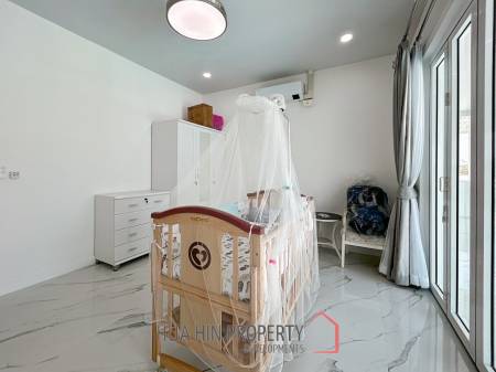Luxury 7 Bedrooms Pool Villa Close to Black Mountain