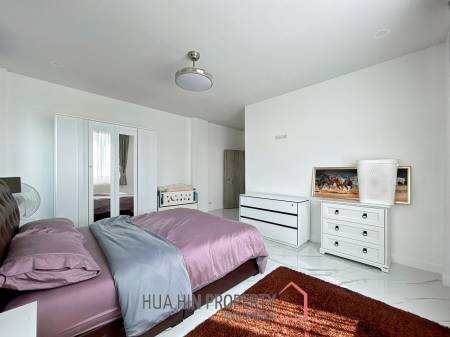 Luxury 7 Bedrooms Pool Villa Close to Black Mountain