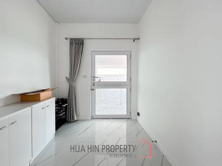Luxury 7 Bedrooms Pool Villa Close to Black Mountain