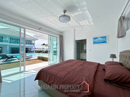Luxury 7 Bedrooms Pool Villa Close to Black Mountain