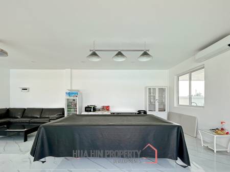 Luxury 7 Bedrooms Pool Villa Close to Black Mountain