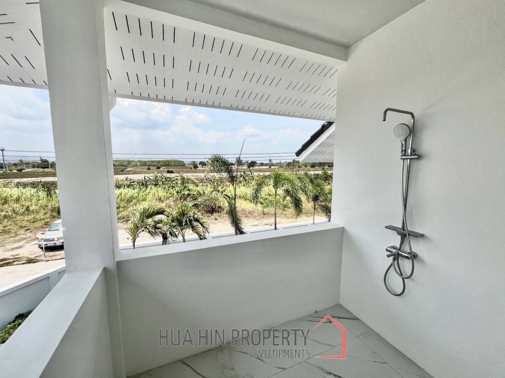 Luxury 7 Bedrooms Pool Villa Close to Black Mountain