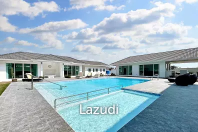 Luxury 7 Bedrooms Pool Villa Close to Black Mountain