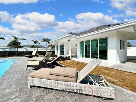 Luxury 7 Bedrooms Pool Villa Close to Black Mountain