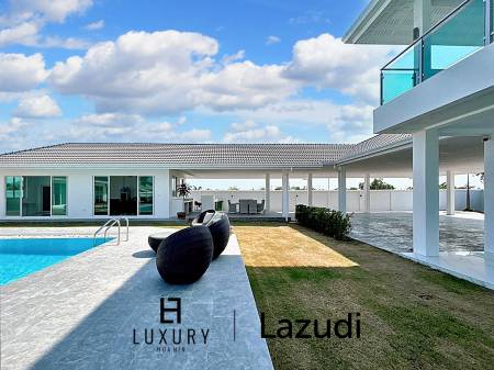 Luxury 7 Bedrooms Pool Villa Close to Black Mountain