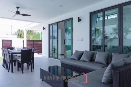 3 Beds 4 Baths 209 SQ.M 99 Village HuaHin