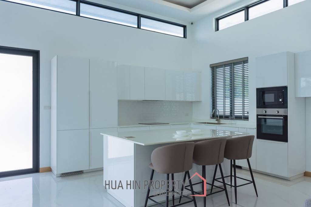 3 Beds 4 Baths 209 SQ.M 99 Village HuaHin