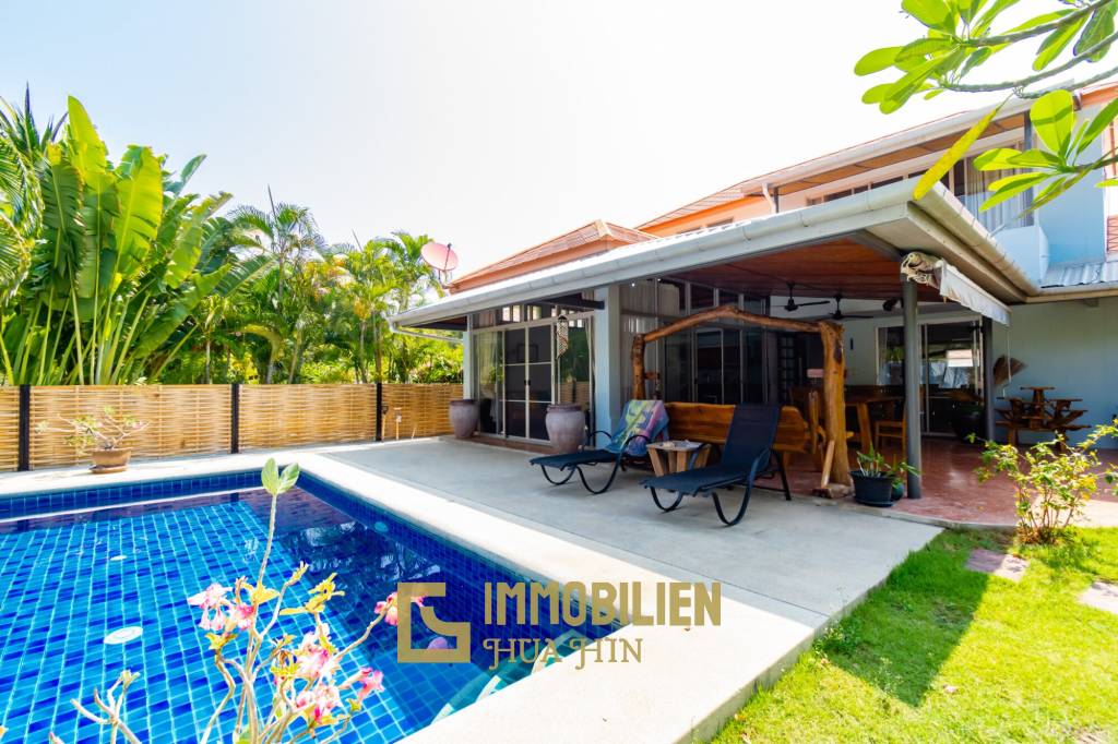 VILLA VISTA : 3 Bed Bali Style pool Villa on 2 floors.