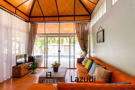 VILLA VISTA : 3 Bed Bali Style pool Villa on 2 floors.