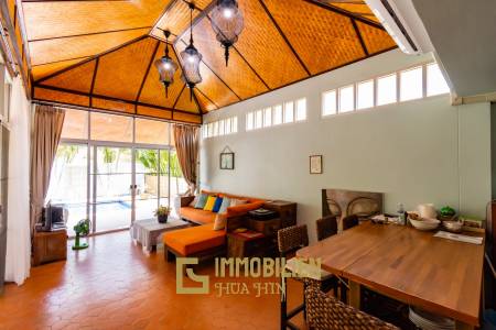 VILLA VISTA : 3 Bed Bali Style pool Villa on 2 floors.