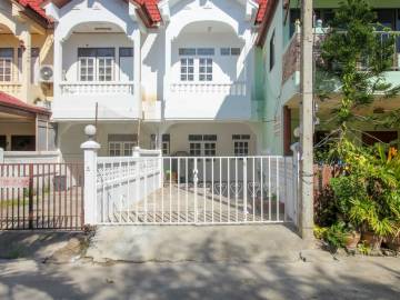Newly Renovated 2 Bedroom Townhouse By Makro Cha Am