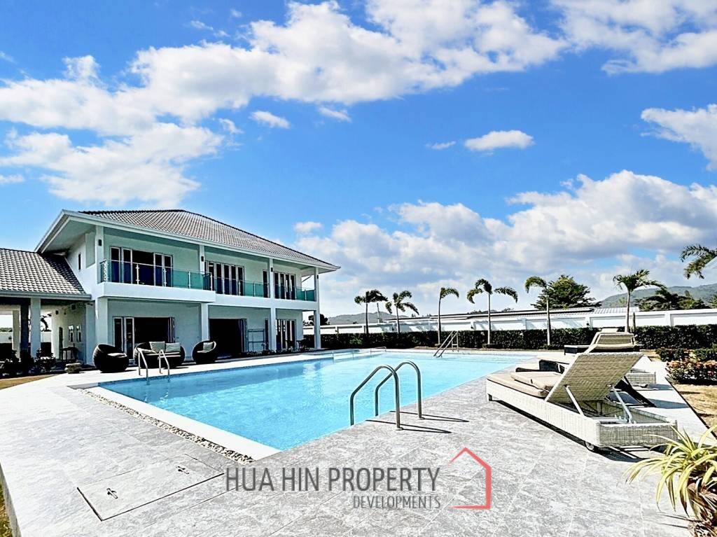 Luxury 7 Bedrooms Pool Villa Close To Black Mountain