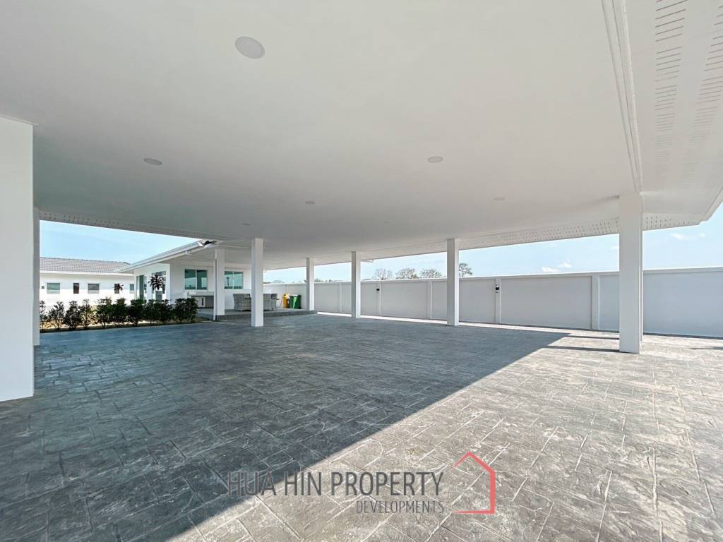 Luxury 7 Bedrooms Pool Villa Close To Black Mountain