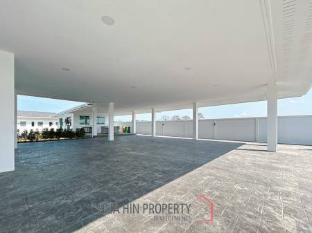 Luxury 7 Bedrooms Pool Villa Close To Black Mountain