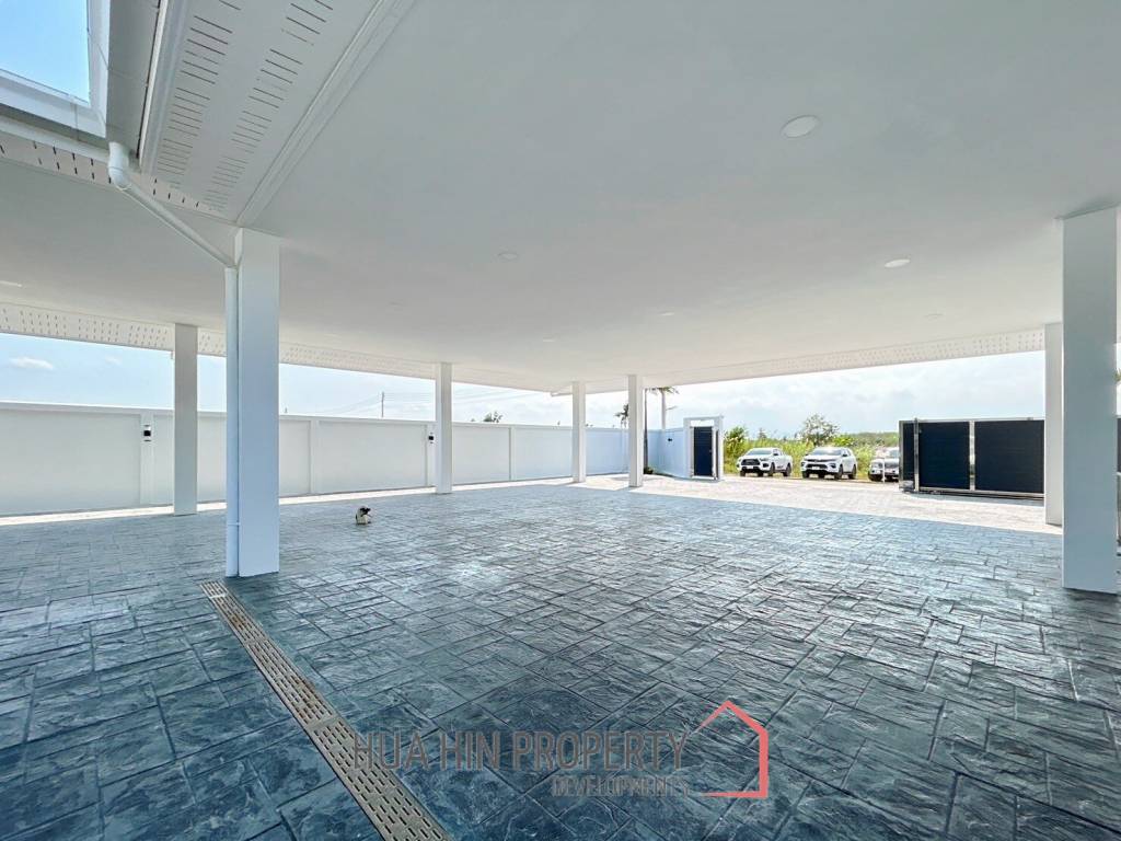Luxury 7 Bedrooms Pool Villa Close To Black Mountain