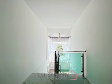 Luxury 7 Bedrooms Pool Villa Close To Black Mountain