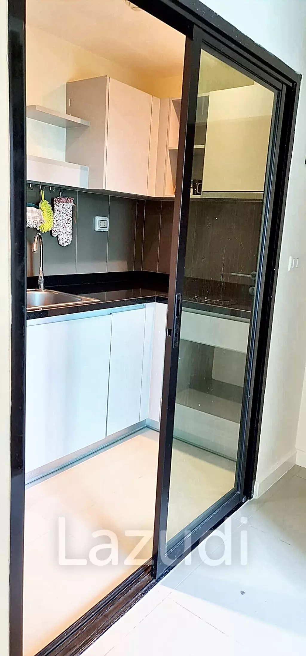3 Bed 2 Bath 87 SQ.M Zenith Place Sukhumvit 42