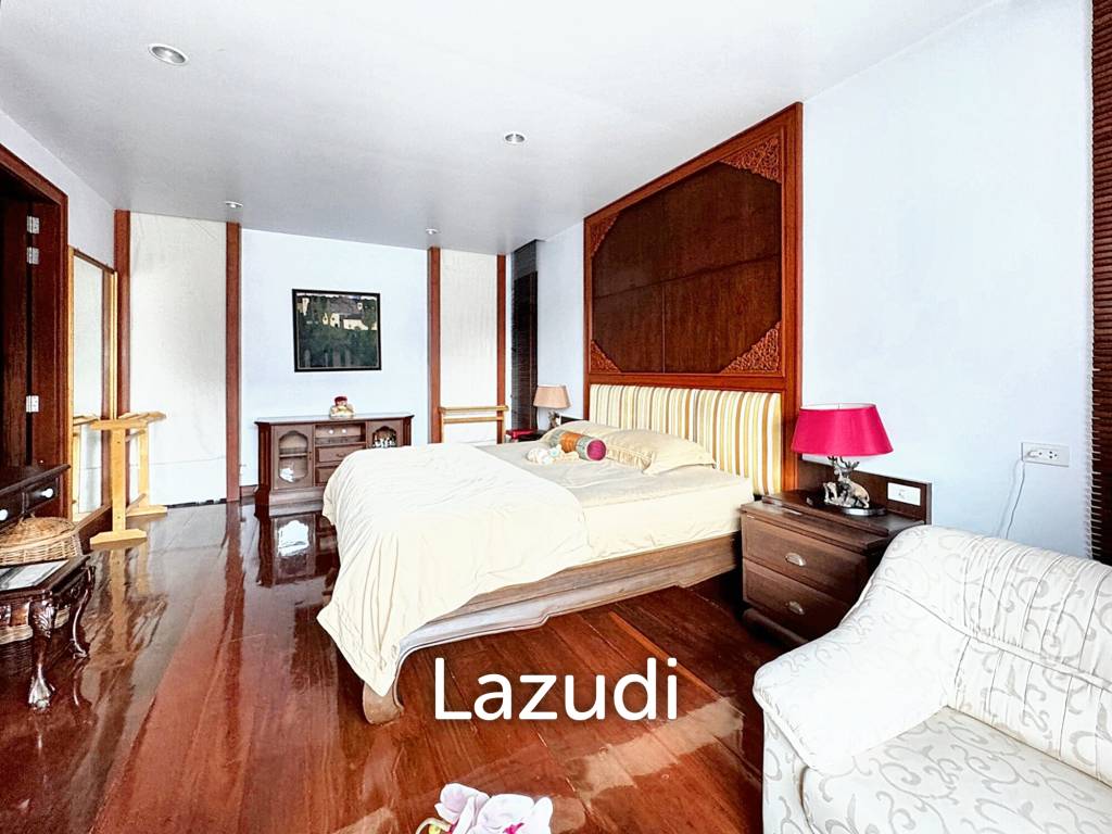 6 Bed 4 Bath 800 SQ.M House for sale in Ekkamai