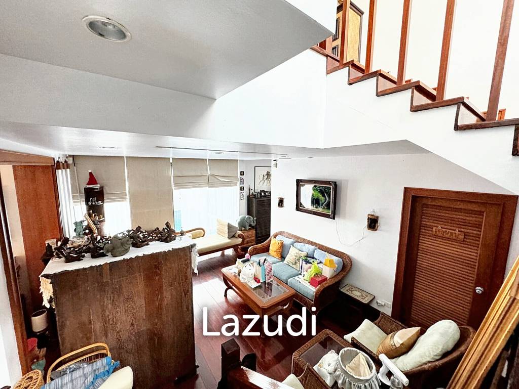 6 Bed 4 Bath 800 SQ.M House for sale in Ekkamai