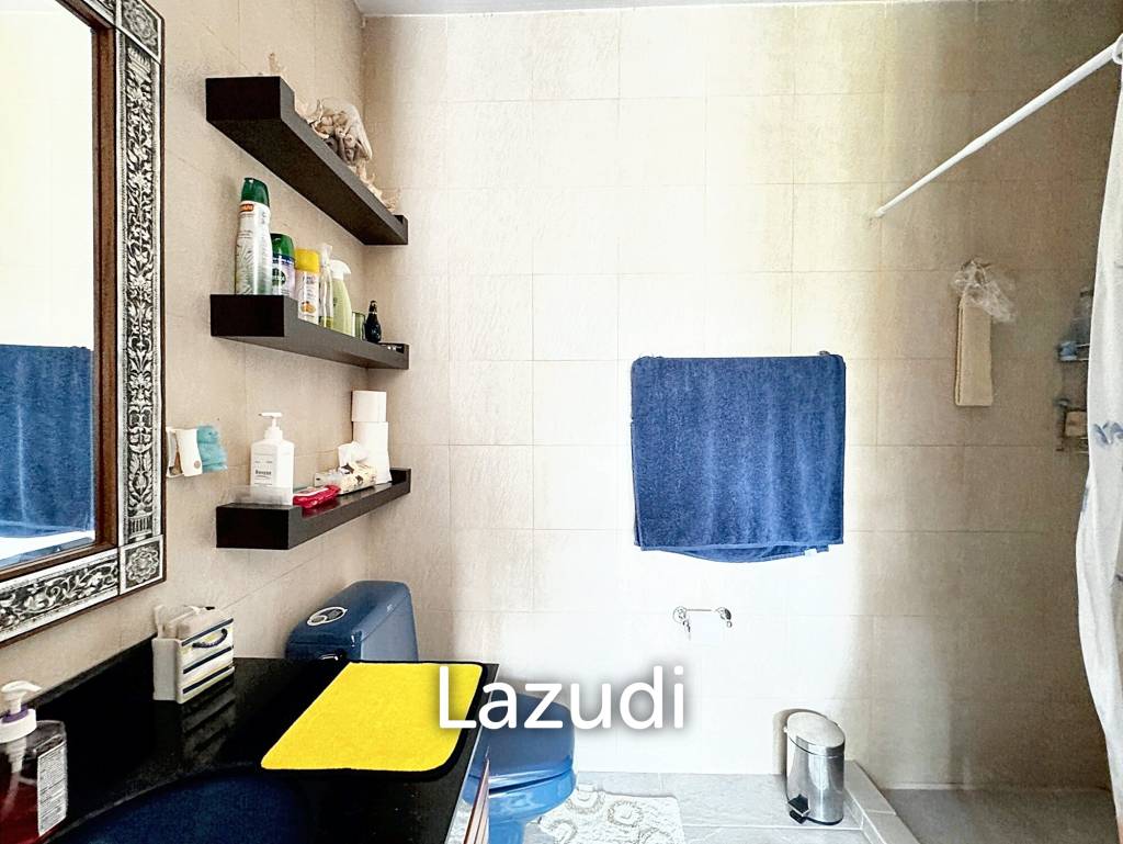 6 Bed 4 Bath 800 SQ.M House for sale in Ekkamai