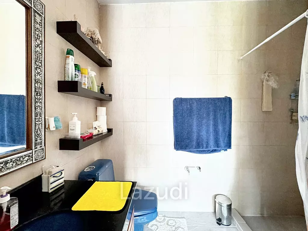 6 Bed 4 Bath 800 SQ.M House for sale in Ekkamai