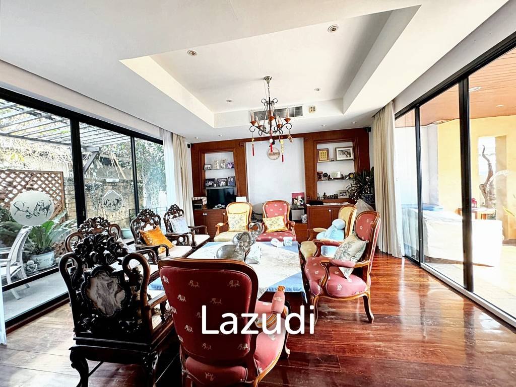 6 Bed 4 Bath 800 SQ.M House for sale in Ekkamai