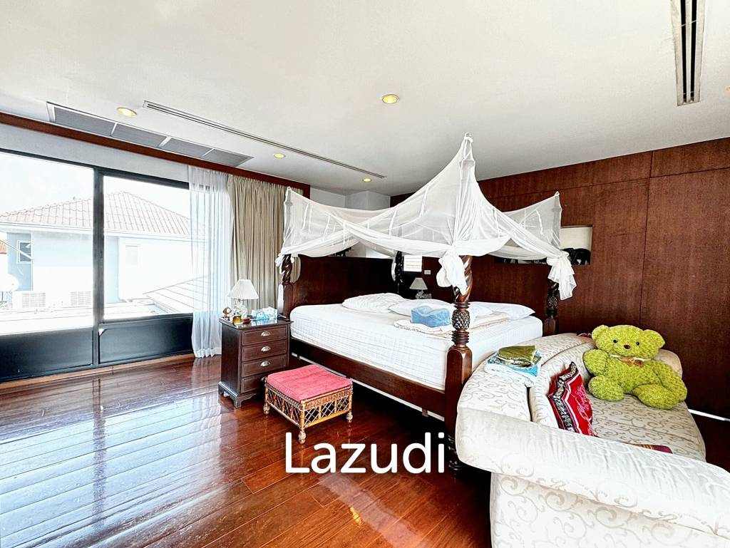 6 Bed 4 Bath 800 SQ.M House for sale in Ekkamai