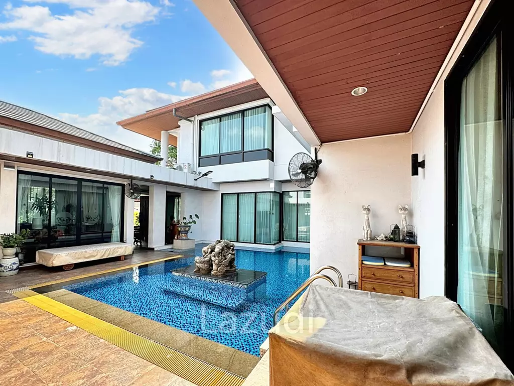 6 Bed 4 Bath 800 SQ.M House for sale in Ekkamai