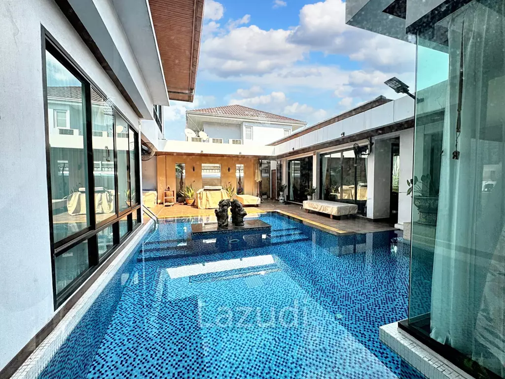 6 Bed 4 Bath 800 SQ.M House for sale in Ekkamai
