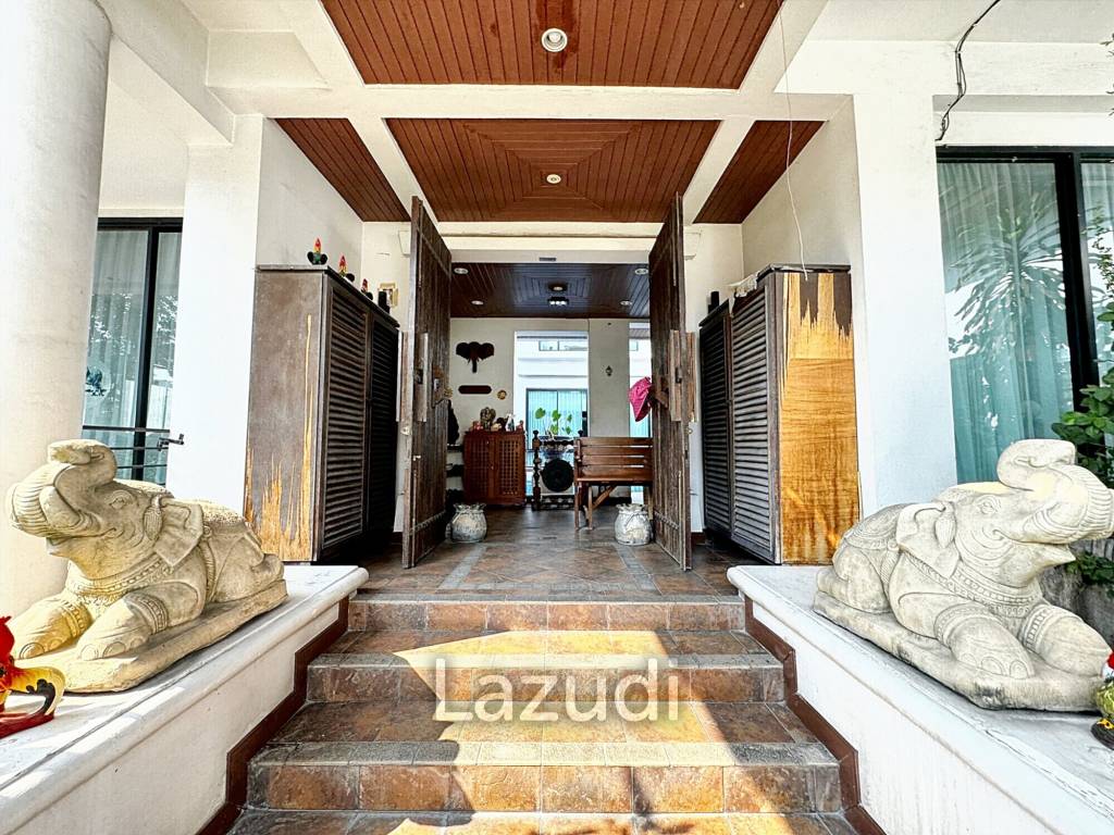 6 Bed 4 Bath 800 SQ.M House for sale in Ekkamai