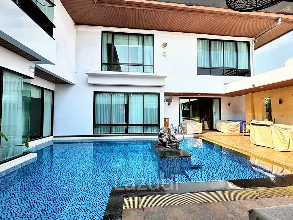 6 Bed 4 Bath 800 SQ.M House for sale in Ekkamai