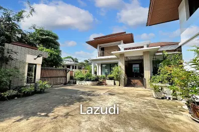 6 Bed 4 Bath 800 SQ.M House for sale in Ekkamai
