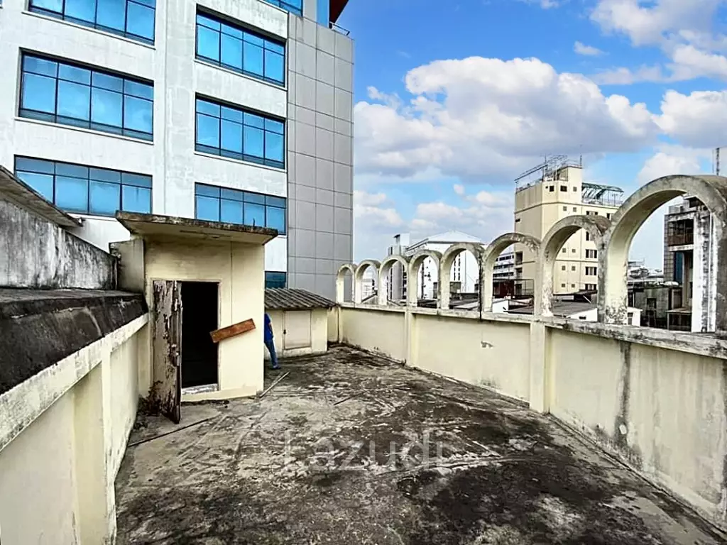 Shophouse for rent in Samphanthawong.