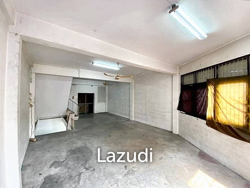 Shophouse for rent in Samphanthawong.