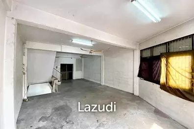 Shophouse for rent in Samphanthawong.