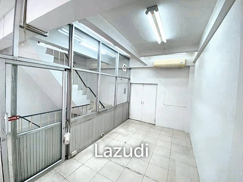 Shophouse for rent in Samphanthawong.