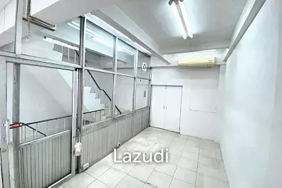Shophouse for rent in Samphanthawong.