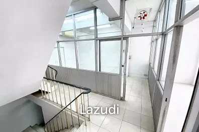 Shophouse for rent in Samphanthawong.