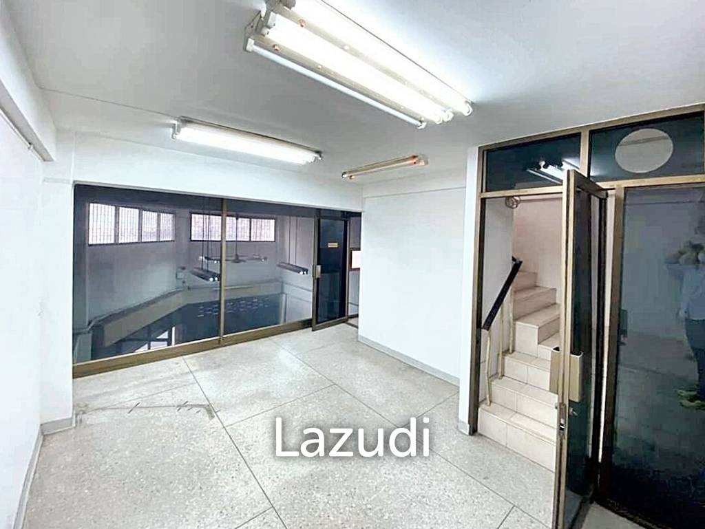 Shophouse for rent in Samphanthawong.