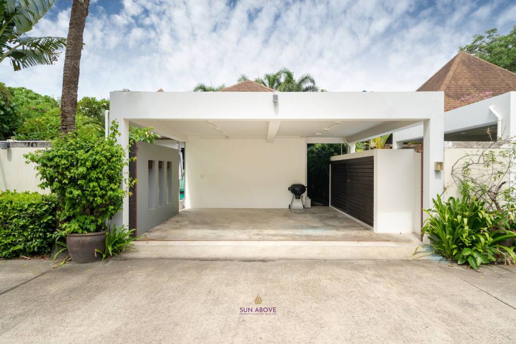 Luxurious 3-Bedroom Villa in Rawai, Phuket