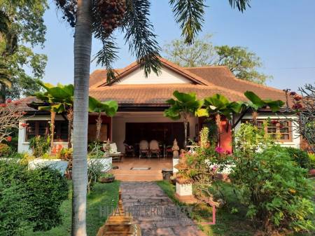 Khao Tao: Resort with sense of freedom on a large piece of land