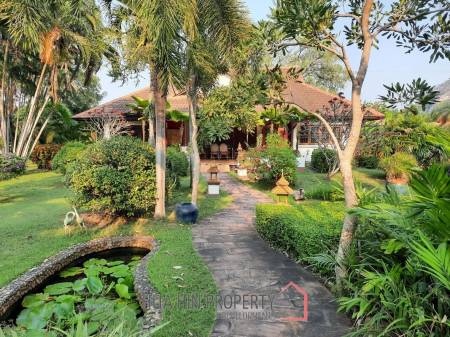 Khao Tao: Resort with sense of freedom on a large piece of land
