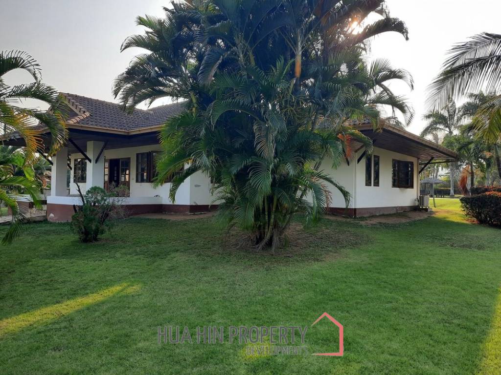 Khao Tao: Resort with sense of freedom on a large piece of land