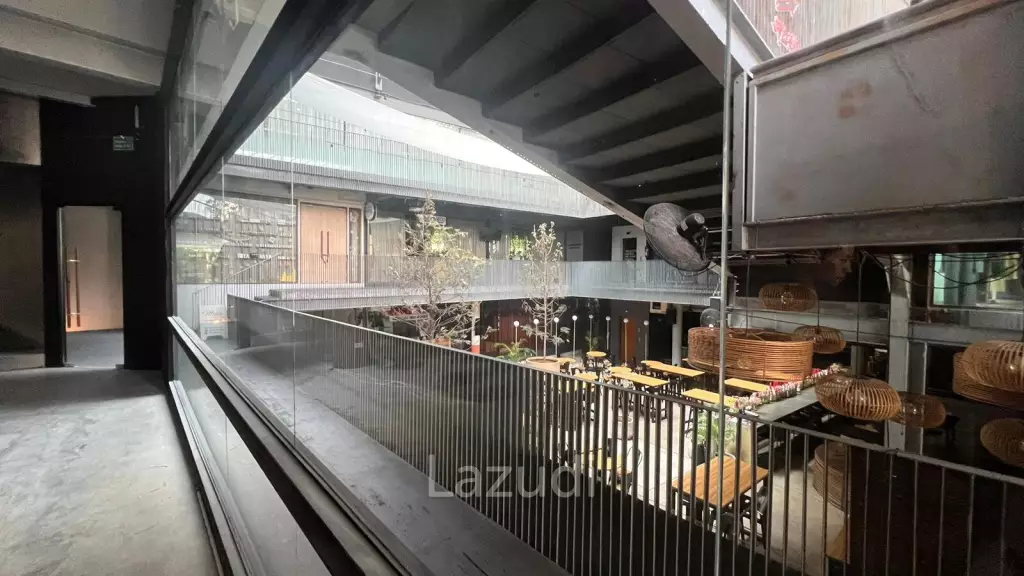 Ultra-Luxury Retail Space in Vibrant Bangkok