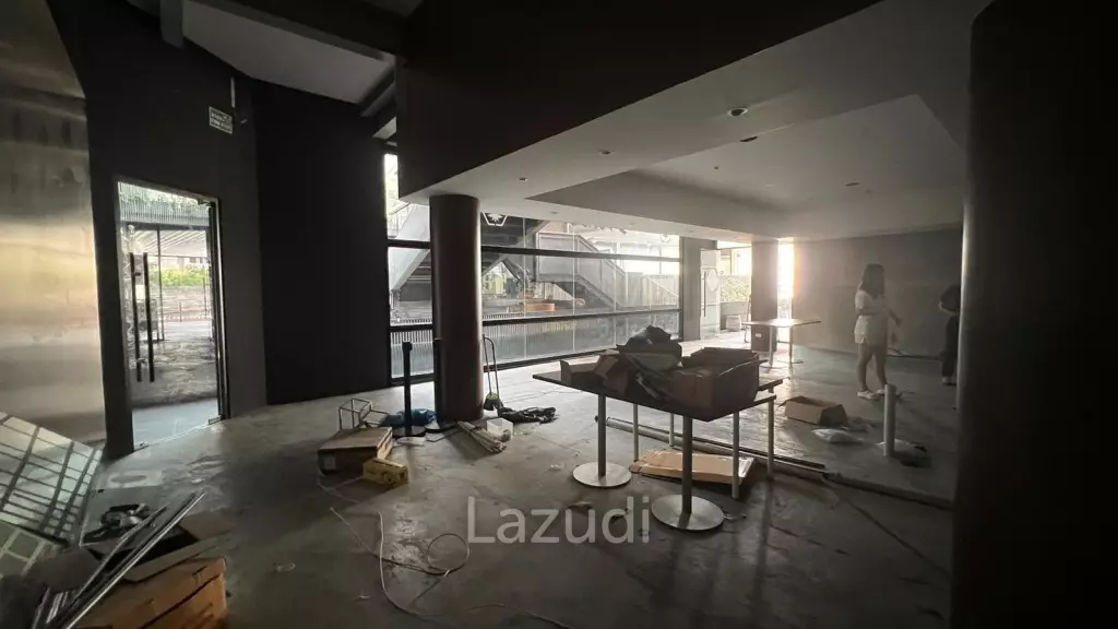 Ultra-Luxury Retail Space in Vibrant Bangkok