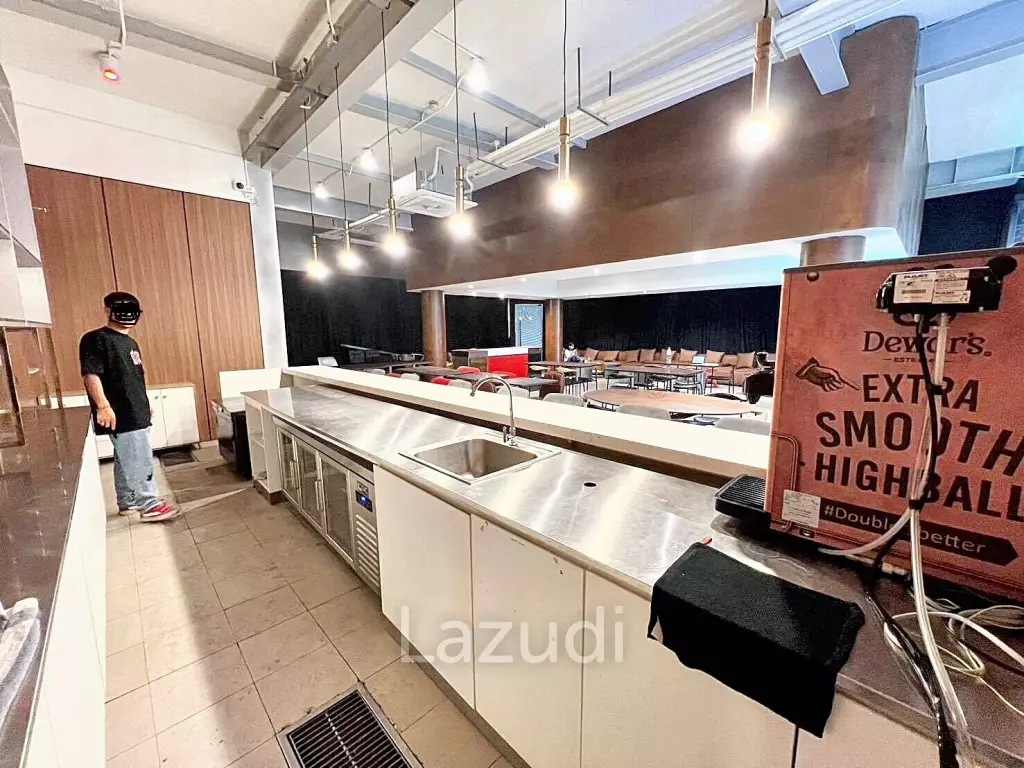 Ultra-Luxury Retail Space in Vibrant Bangkok