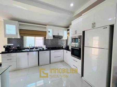 3 Bedrooms Pool Villa For Sale in Cha -Am