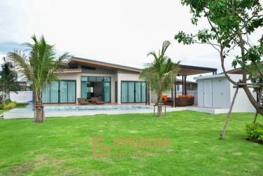 Anchan Gardens: Pool Villa with 3 Bed and 4 Bath on a big piece of Land