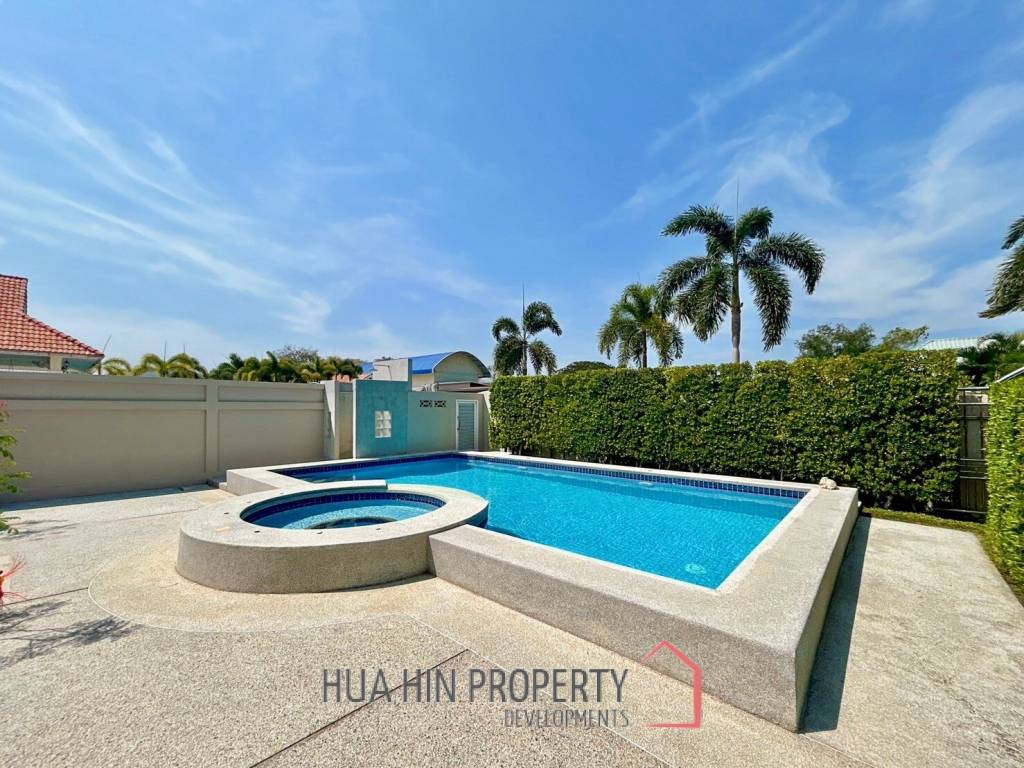 Hua Hin Palm Village : 3 Bed 2 Bath On 612 SQM Land Plot