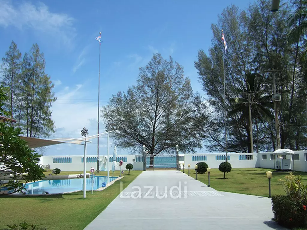 Thongsai waterfront Palace 5 Bed at Bang Saphan